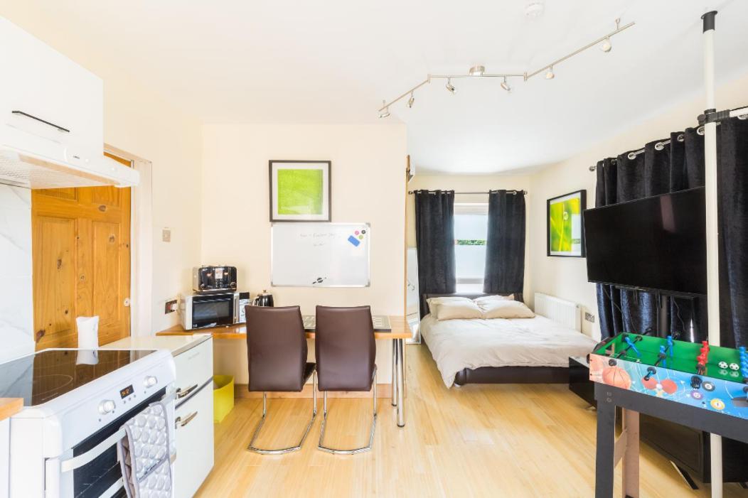 Umbrella Properties Private Apartment Birmingham Extérieur photo